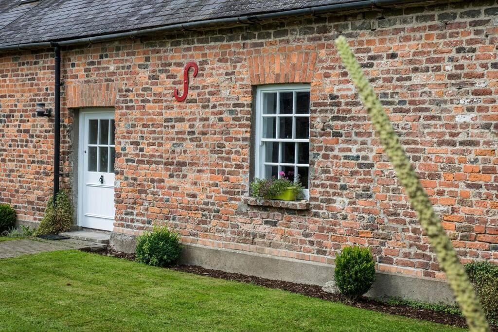The Tack Room Cottage - Wells House & Gardens Wexford Exterior foto